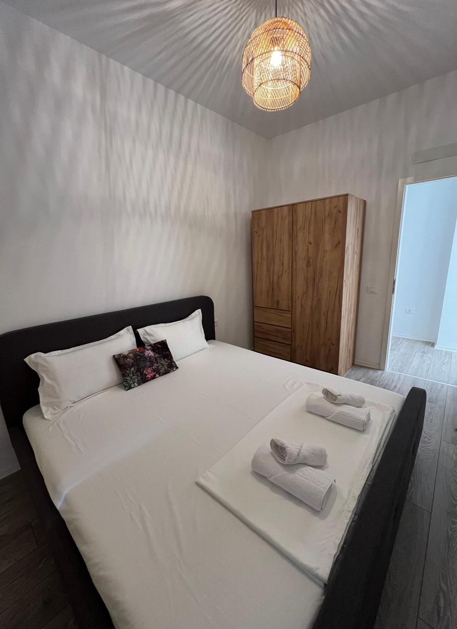 Sunflower Apartment Tiranë Eksteriør bilde